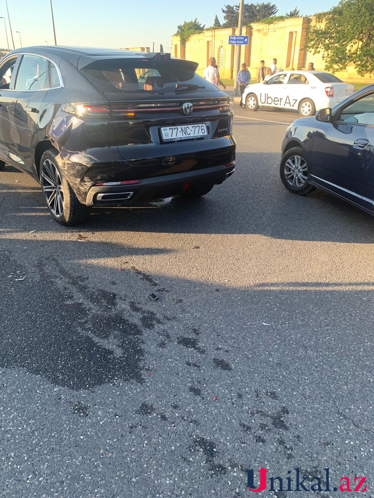 Bakıdakı qəzada maşın aşdı - FOTO